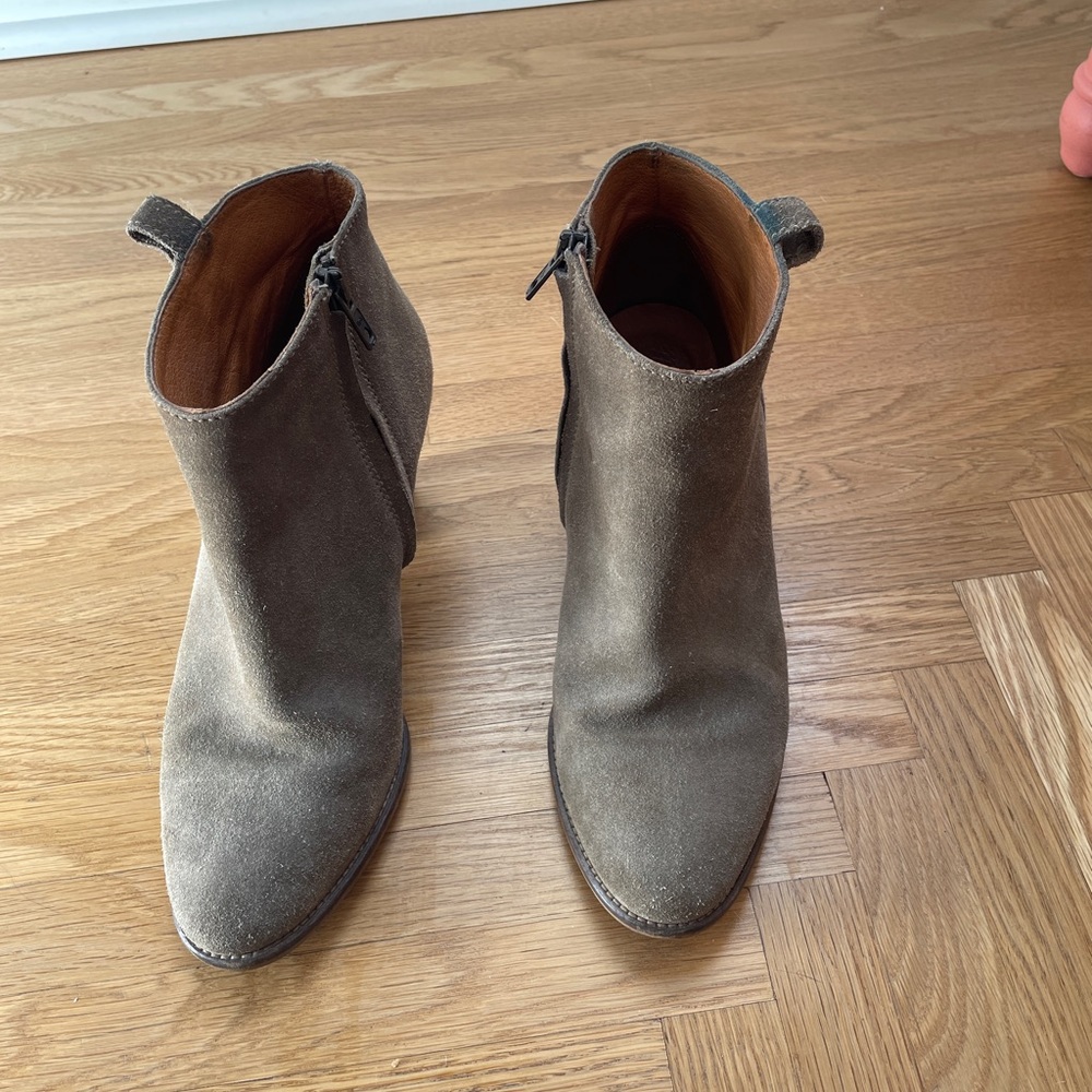 Madewell Chelsea Booties